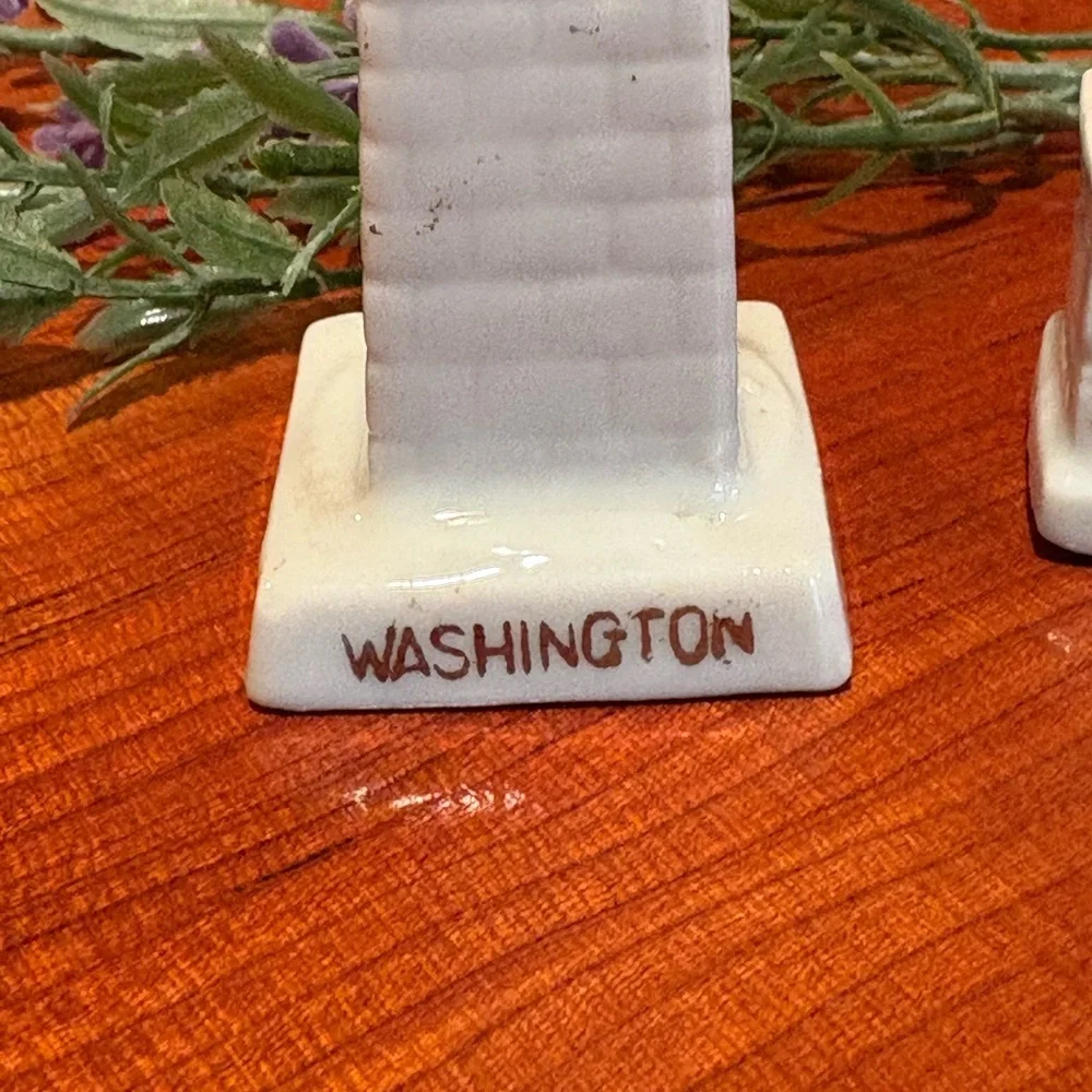 vintage salt & pepper shaker set Washington Monument and U.S. Capital porcelain